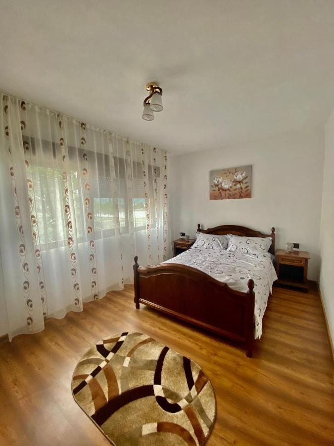 Apartament Sunshine Lejlighed Orşova Eksteriør billede